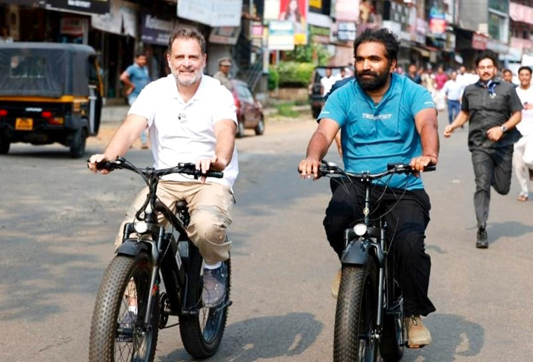 ചാണ്ടിച്ചന്‍ പുപ്പുലിയാണ്